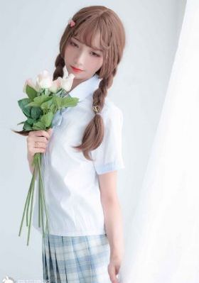 摸进女同桌的小内裤狂摸里_1080神马影院手机在线